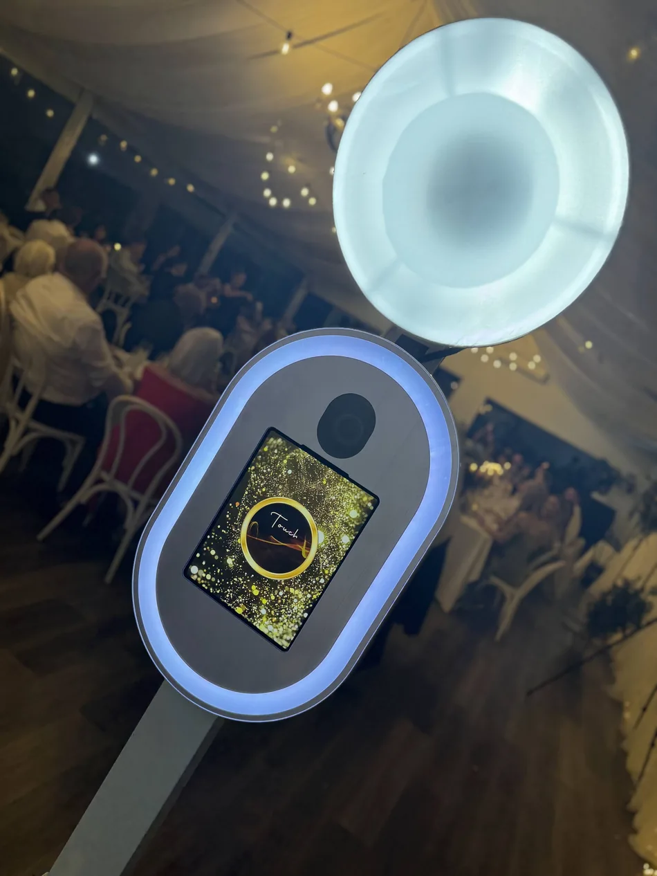 Actual The Selfie Station DSLR photobooth from Nav Entertainment Photos